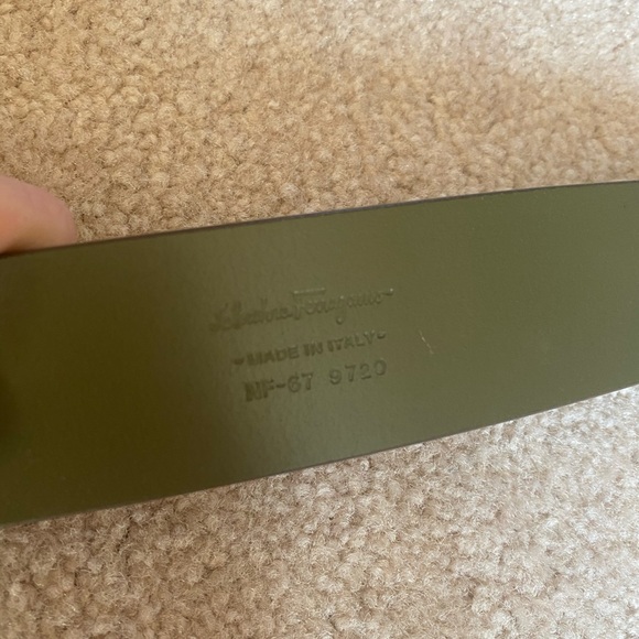 Ferragamo men’s studded leather belt size 42 - Picture 5 of 9